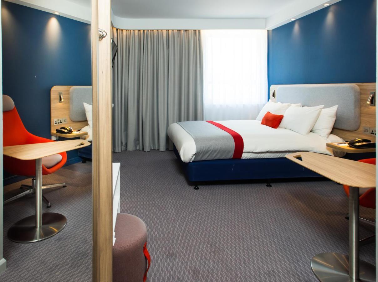 Holiday Inn Express Burton On Trent By Ihg Dış mekan fotoğraf