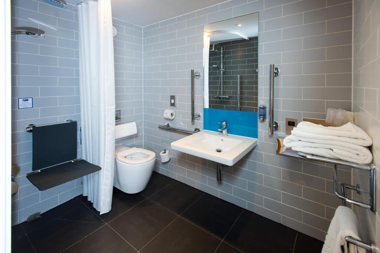Holiday Inn Express Burton On Trent By Ihg Dış mekan fotoğraf