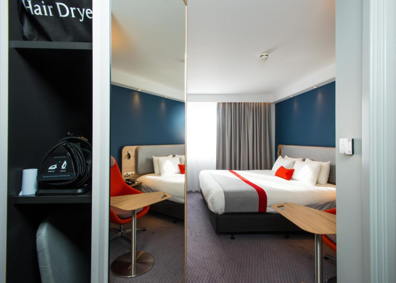 Holiday Inn Express Burton On Trent By Ihg Dış mekan fotoğraf