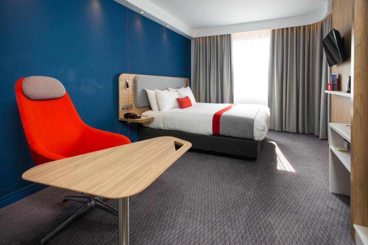 Holiday Inn Express Burton On Trent By Ihg Dış mekan fotoğraf