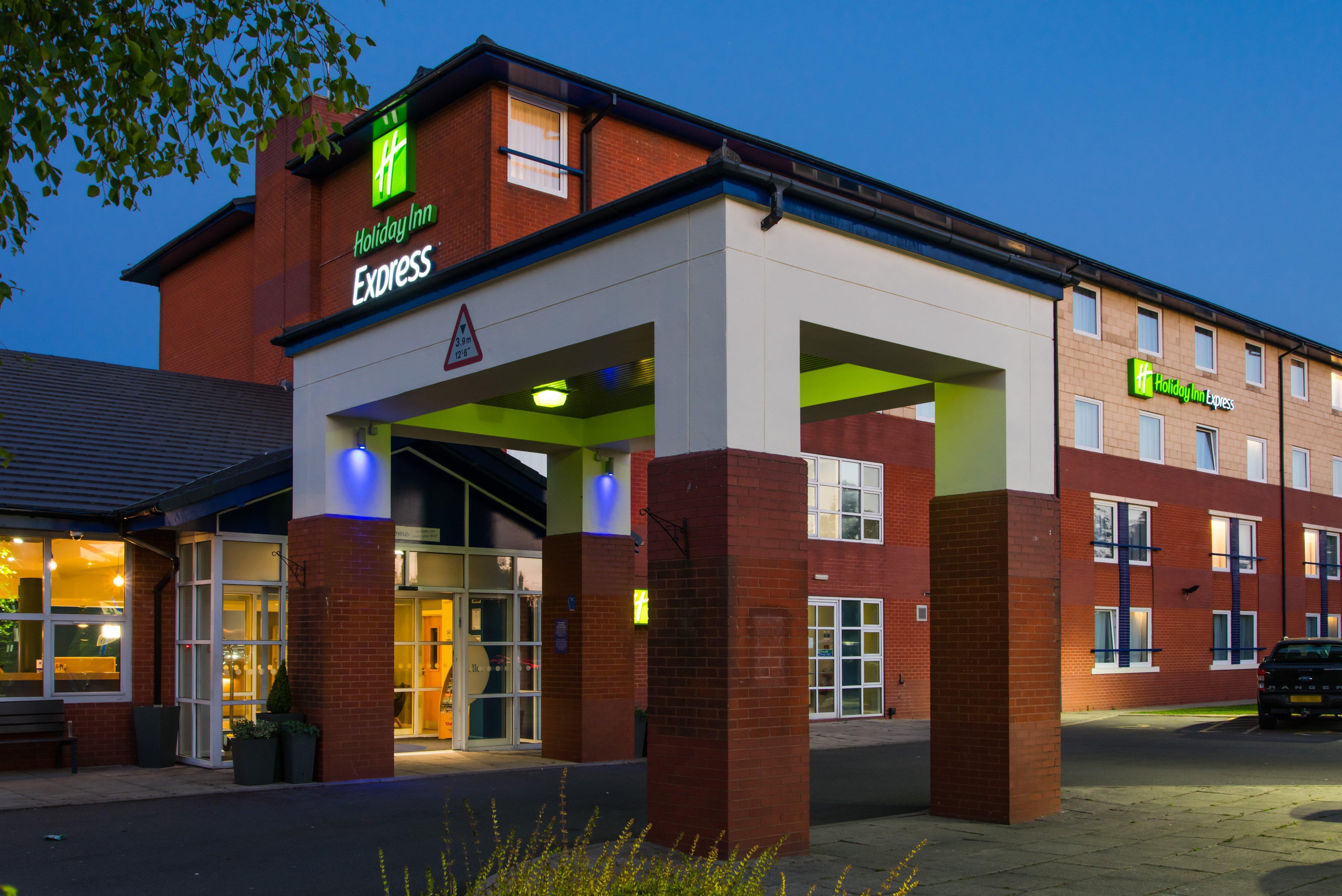 Holiday Inn Express Burton On Trent By Ihg Dış mekan fotoğraf