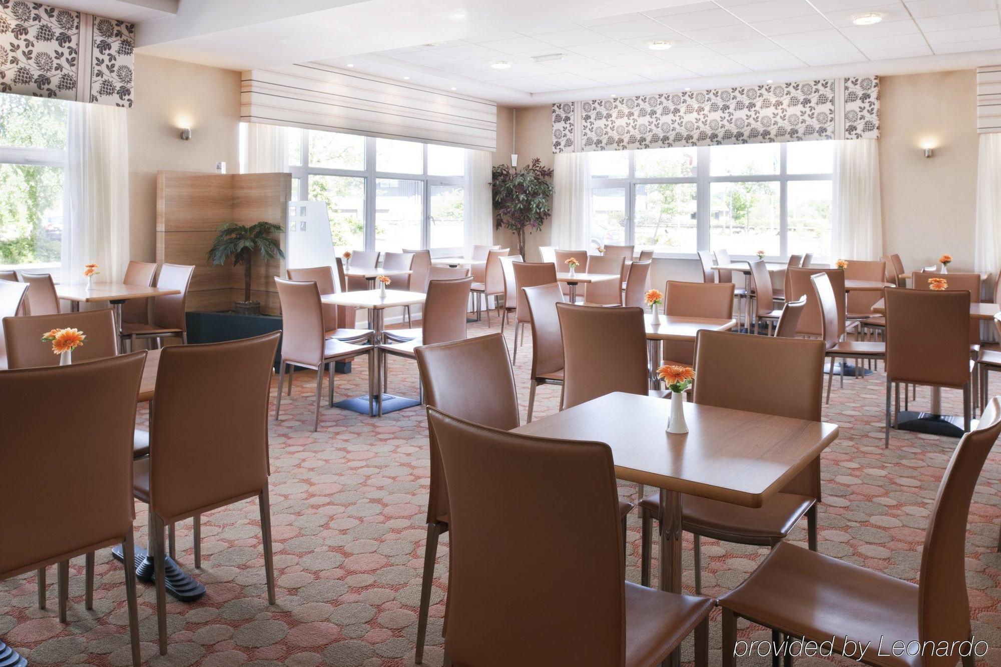 Holiday Inn Express Burton On Trent By Ihg Dış mekan fotoğraf