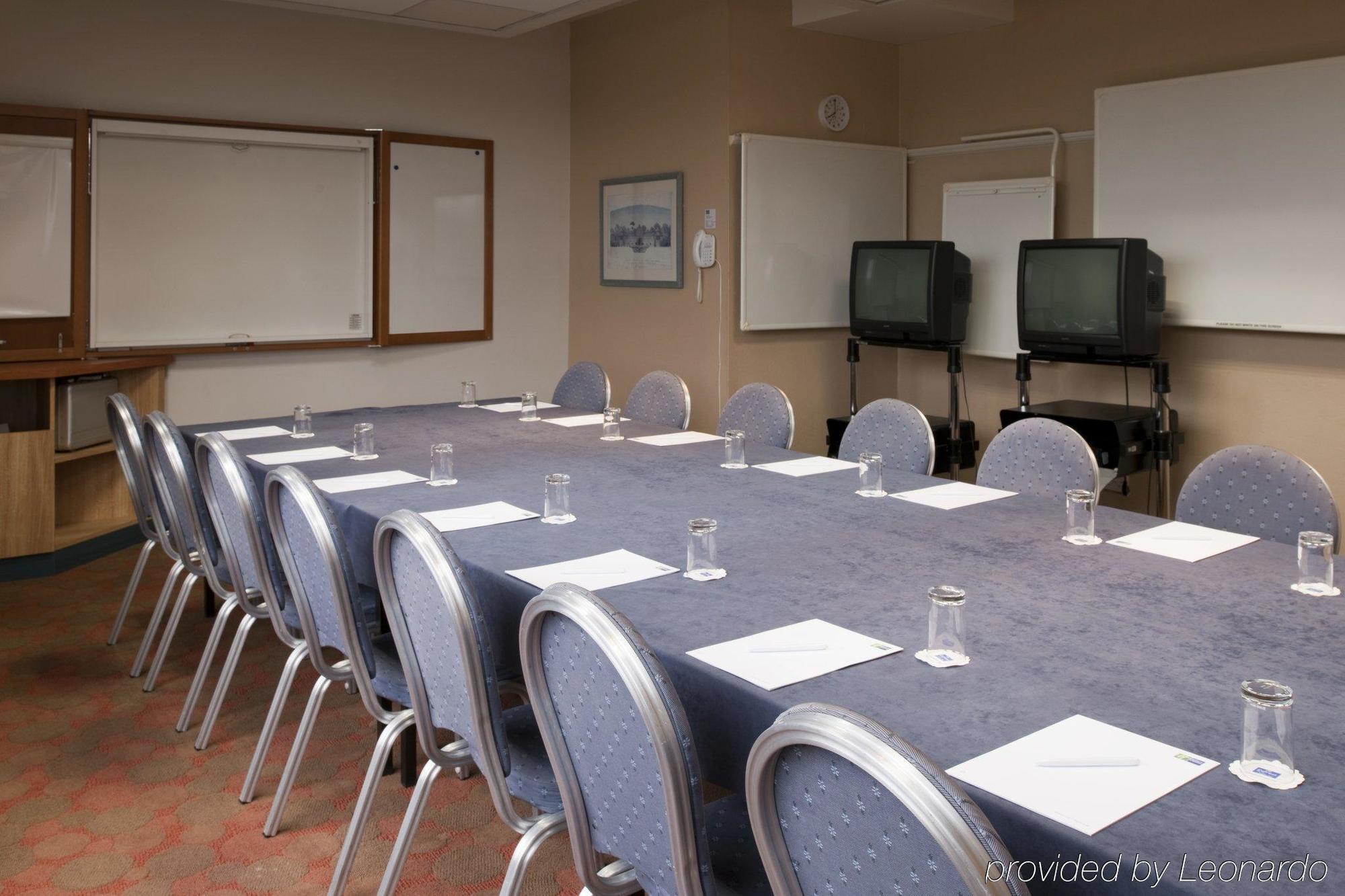Holiday Inn Express Burton On Trent By Ihg Konforlar fotoğraf