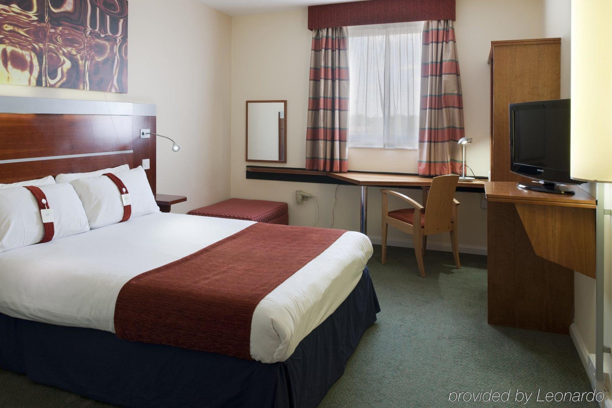 Holiday Inn Express Burton On Trent By Ihg Dış mekan fotoğraf