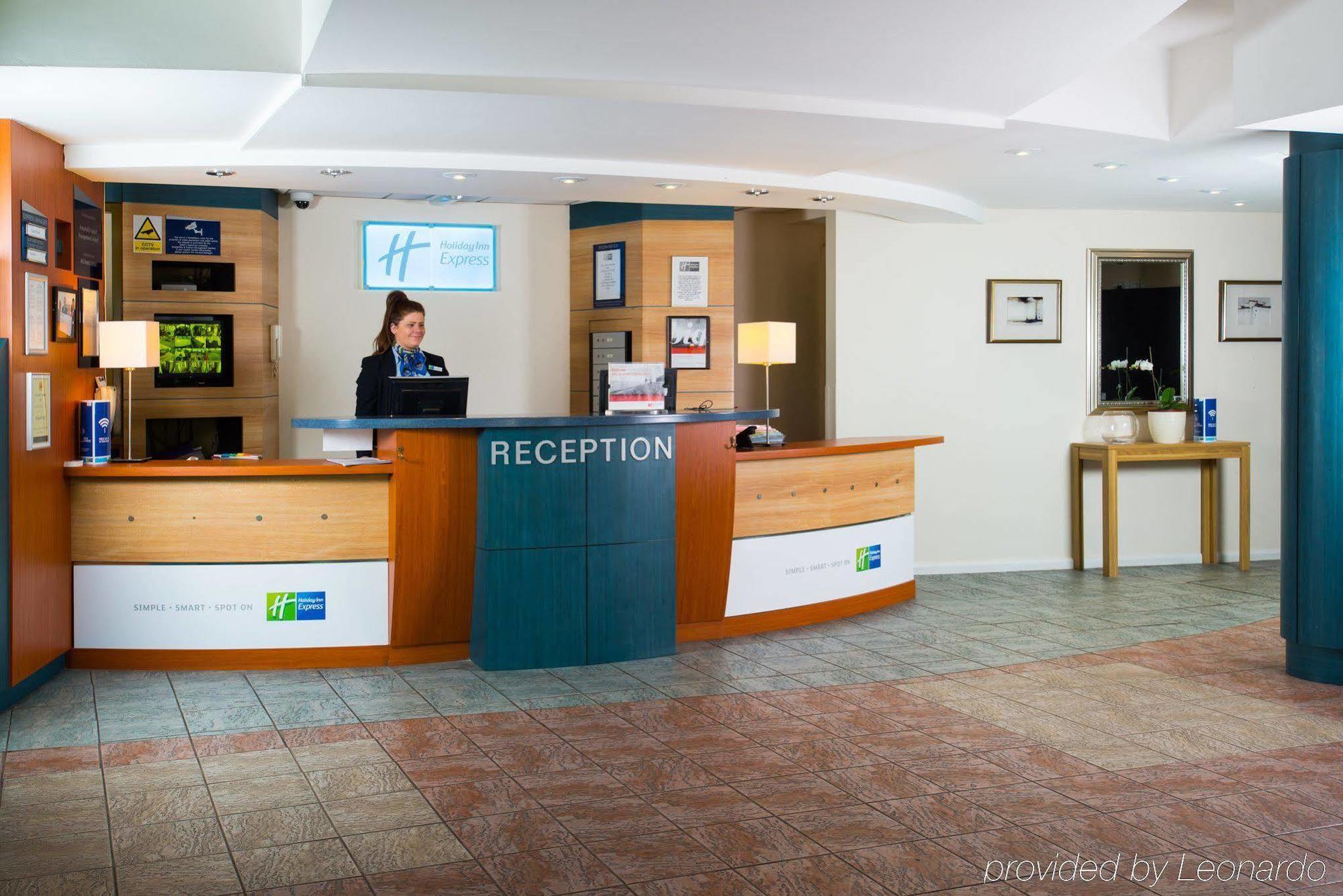 Holiday Inn Express Burton On Trent By Ihg Dış mekan fotoğraf